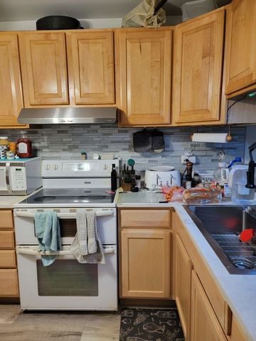 236 George Street B, Bensenville, IL 60106