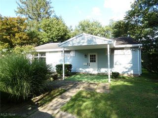 92 Beechrock Drive, Zanesville, OH 43701