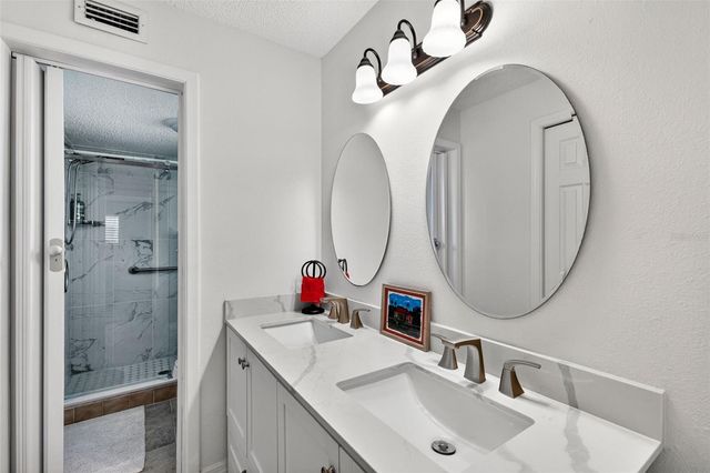 305 MISSION TRAIL W K, Venice, FL 34285
