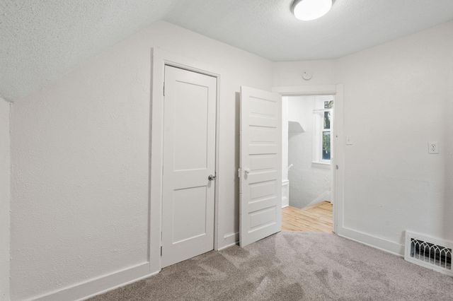 1367 Minnehaha Avenue E, Saint Paul, MN 55106