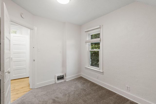 1367 Minnehaha Avenue E, Saint Paul, MN 55106