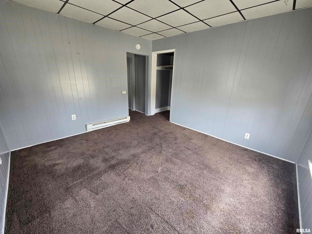 526 E WALNUT Street, Canton, IL 61520