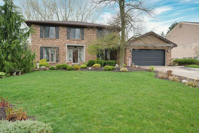 1095 Hathaway Rising Street, Rochester Hills, MI 48306