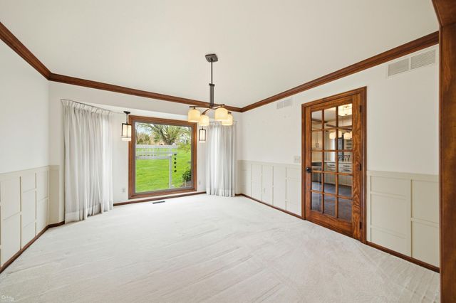 1095 Hathaway Rising Street, Rochester Hills, MI 48306
