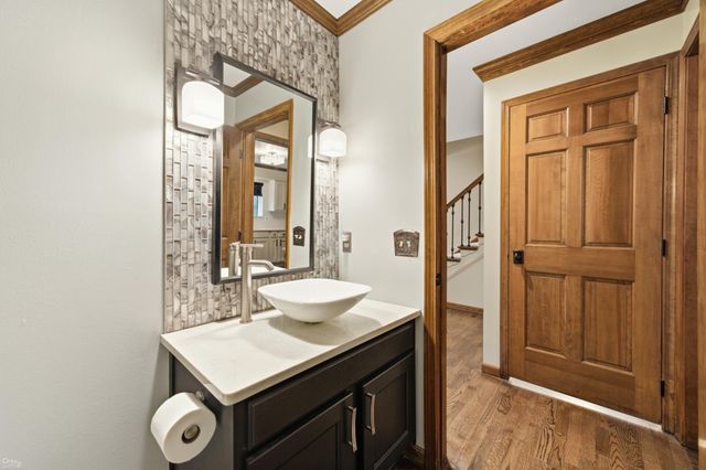 1095 Hathaway Rising Street, Rochester Hills, MI 48306