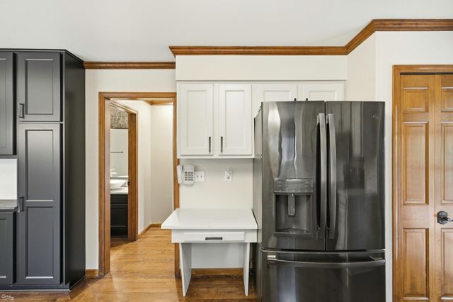 1095 Hathaway Rising Street, Rochester Hills, MI 48306