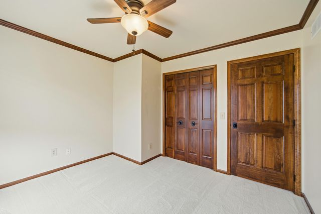1095 Hathaway Rising Street, Rochester Hills, MI 48306