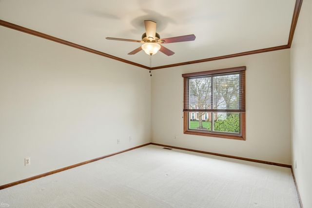 1095 Hathaway Rising Street, Rochester Hills, MI 48306
