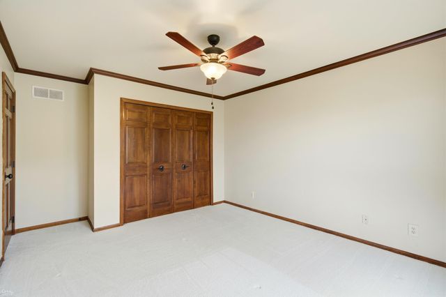 1095 Hathaway Rising Street, Rochester Hills, MI 48306