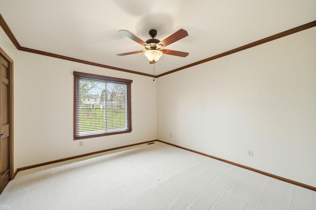 1095 Hathaway Rising Street, Rochester Hills, MI 48306