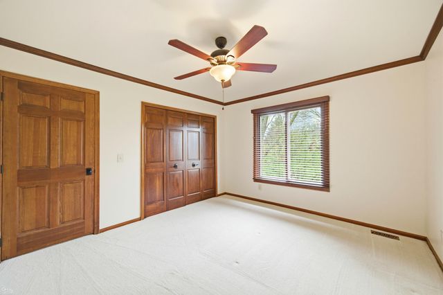 1095 Hathaway Rising Street, Rochester Hills, MI 48306