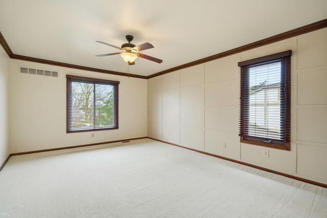 1095 Hathaway Rising Street, Rochester Hills, MI 48306