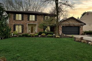 1095 Hathaway Rising Street, Rochester Hills, MI 48306
