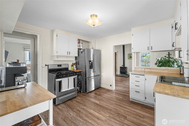 1216 Pine Avenue NE, Olympia, WA 98506