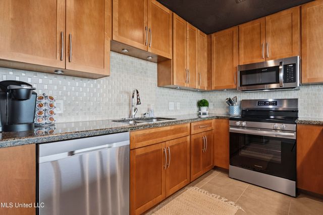 2060 Beach Boulevard, 1605, Biloxi, MS 39531