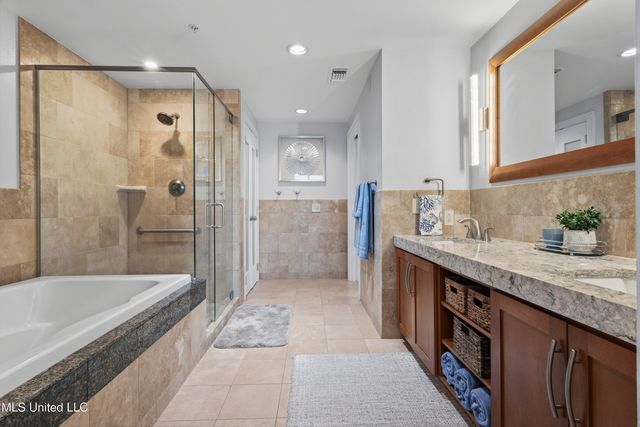 2060 Beach Boulevard, 1605, Biloxi, MS 39531