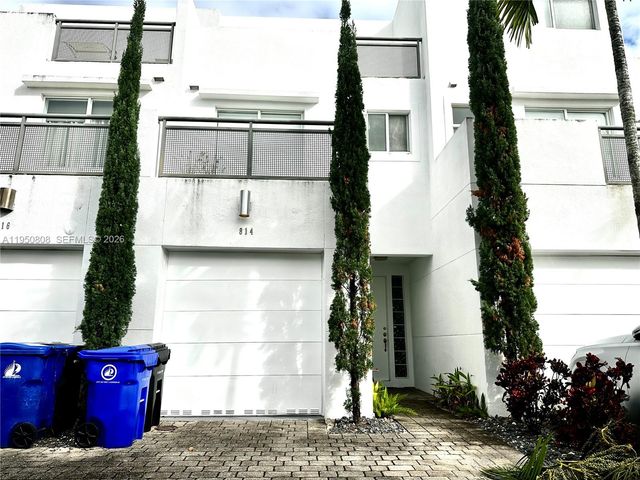 814 NE 19th Ave, Fort Lauderdale, FL 33304