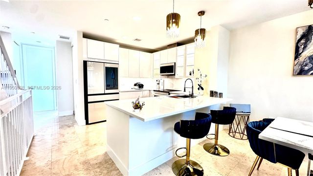 814 NE 19th Ave, Fort Lauderdale, FL 33304