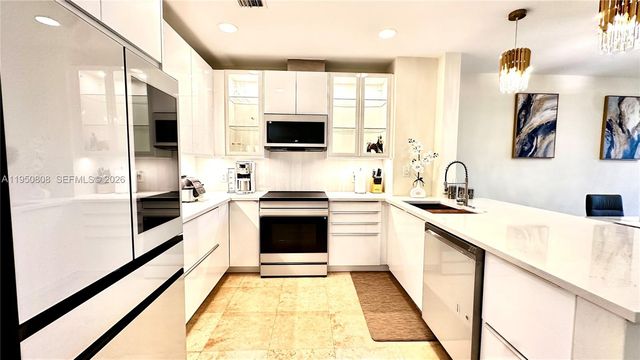 814 NE 19th Ave, Fort Lauderdale, FL 33304