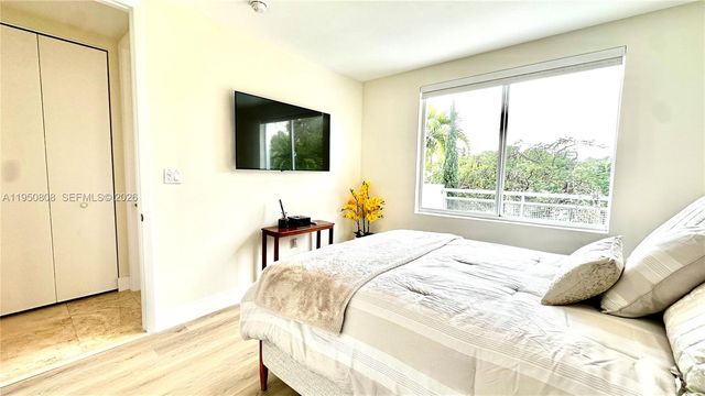 814 NE 19th Ave, Fort Lauderdale, FL 33304