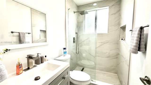 814 NE 19th Ave, Fort Lauderdale, FL 33304