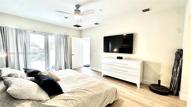 814 NE 19th Ave, Fort Lauderdale, FL 33304