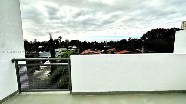 814 NE 19th Ave, Fort Lauderdale, FL 33304