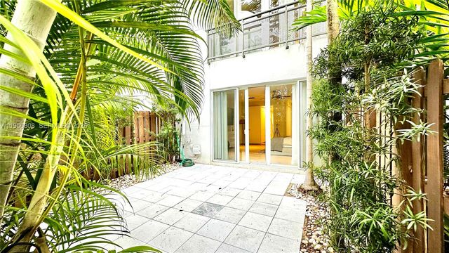 814 NE 19th Ave, Fort Lauderdale, FL 33304