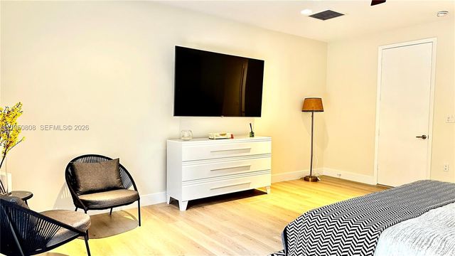 814 NE 19th Ave, Fort Lauderdale, FL 33304