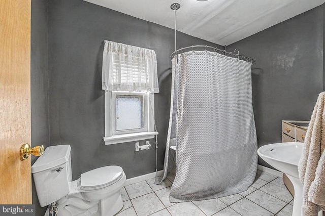 101 W 5TH AVE, Runnemede, NJ 08078
