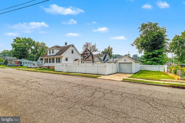 101 W 5TH AVE, Runnemede, NJ 08078