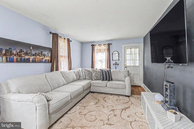 101 W 5TH AVE, Runnemede, NJ 08078