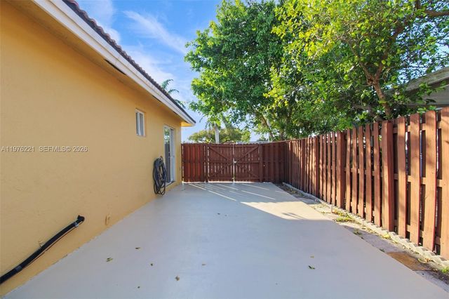 7569 NW 173rd Ter 7569, Hialeah, FL 33015