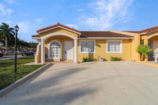 7569 NW 173rd Ter 7569, Hialeah, FL 33015