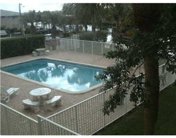 251 SE 6th Avenue 4, Pompano Beach, FL 33060