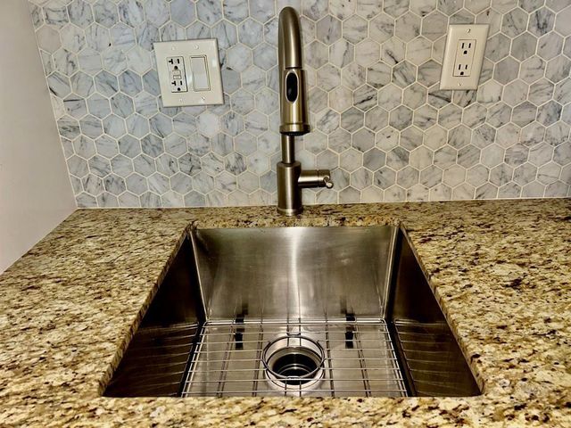 251 SE 6th Avenue 4, Pompano Beach, FL 33060