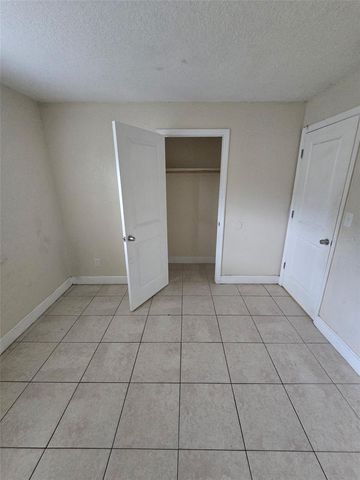 4542 21ST AVENUE S, St Petersburg, FL 33711
