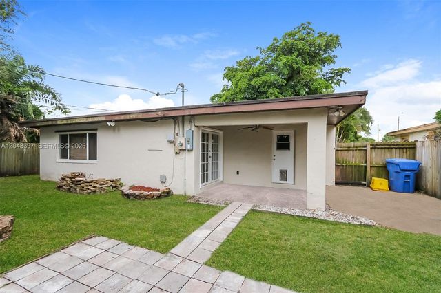 11823 Dahlia Drive, Royal Palm Beach, FL 33411