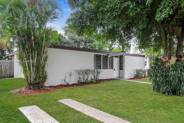 11823 Dahlia Drive, Royal Palm Beach, FL 33411
