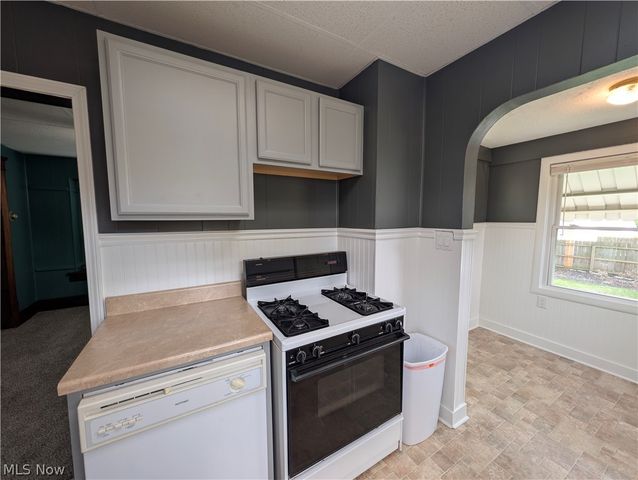 526 Grant Avenue, Cuyahoga Falls, OH 44221