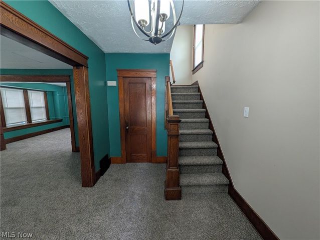 526 Grant Avenue, Cuyahoga Falls, OH 44221