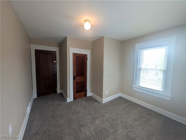 526 Grant Avenue, Cuyahoga Falls, OH 44221