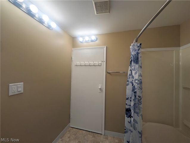 526 Grant Avenue, Cuyahoga Falls, OH 44221