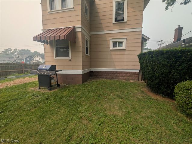 526 Grant Avenue, Cuyahoga Falls, OH 44221