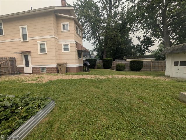 526 Grant Avenue, Cuyahoga Falls, OH 44221