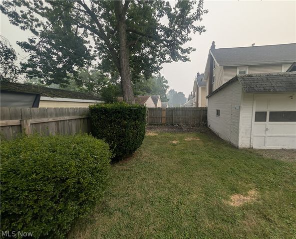 526 Grant Avenue, Cuyahoga Falls, OH 44221