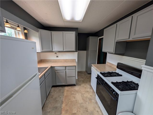 526 Grant Avenue, Cuyahoga Falls, OH 44221