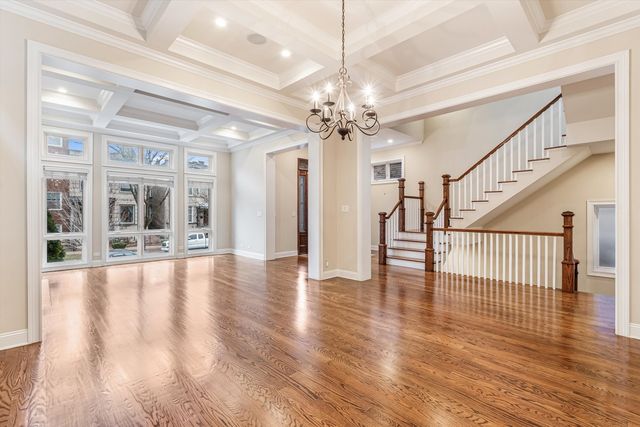 2632 N TALMAN Avenue, Chicago, IL 60647