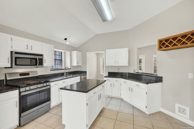 14639 HIGHLAND RDG, San Antonio, TX 78233