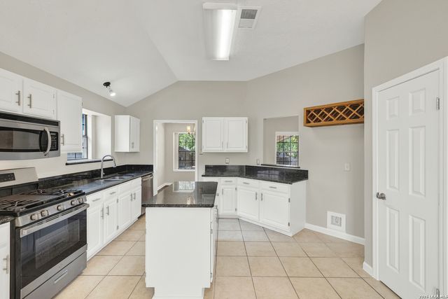 14639 HIGHLAND RDG, San Antonio, TX 78233